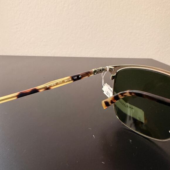 Salvatore Ferragamo SF180S Sunglasses main image 4